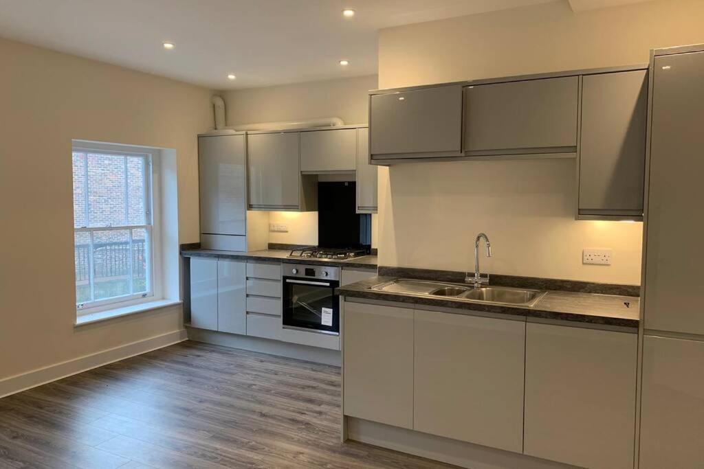 The Warren @ Short Stays Basingstoke Ngoại thất bức ảnh
